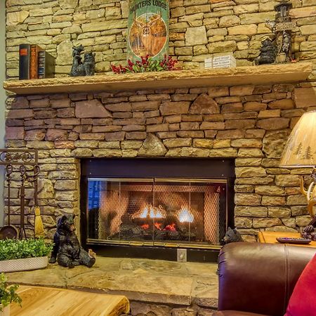 3 Decks, Mtn Views! Tree Tops By Honeybearcabins - Luxury Rain Showers, 3 King Suites, Xl Hottub, Fireplace, Bear Sightings Gatlinburg Exterior foto